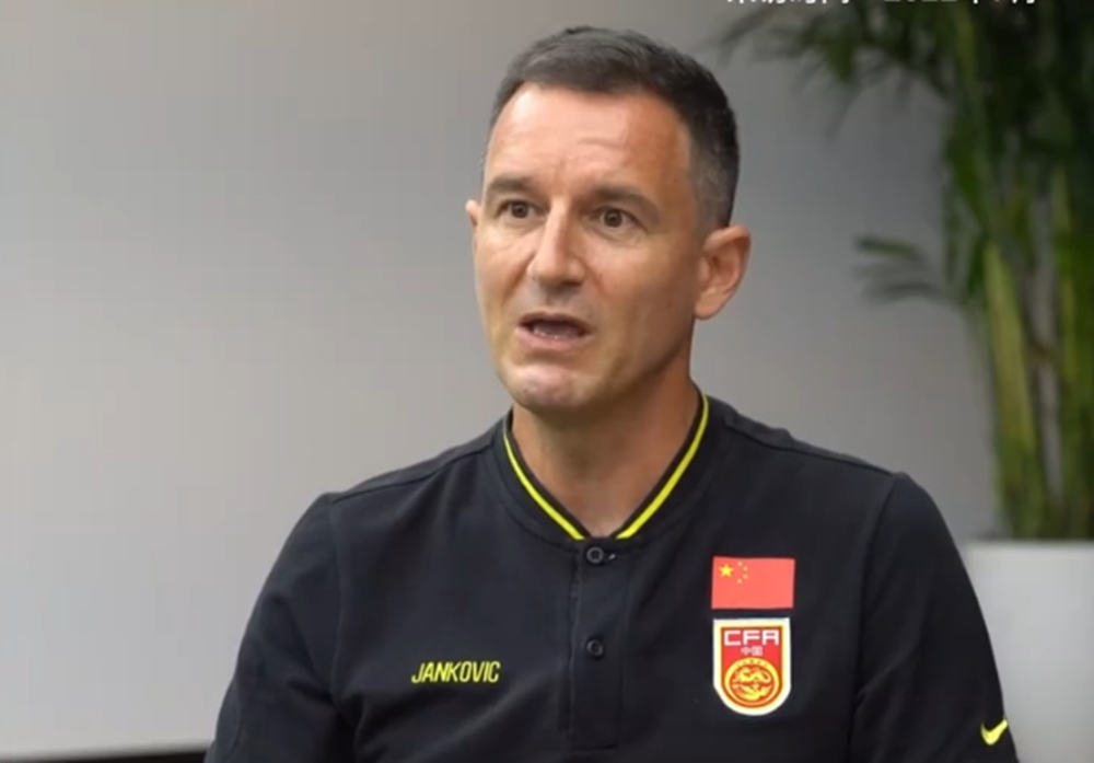 雷速体育比分直播-包含上海队主教练要求球员全力以赴，为胜利奋斗的词条