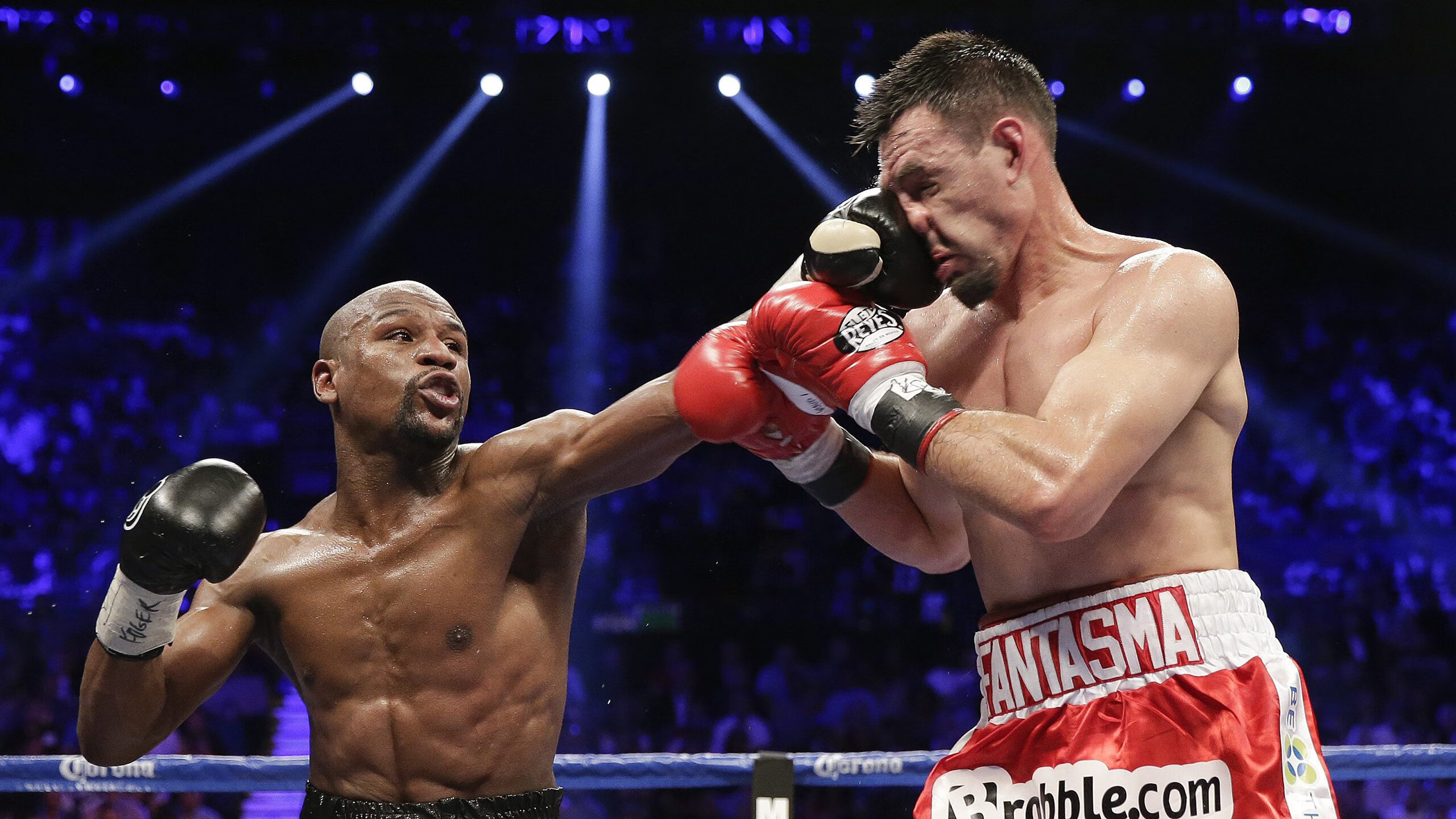 赛道上的钢铁意志，F1年度争冠之夜，托尼关键战不手软